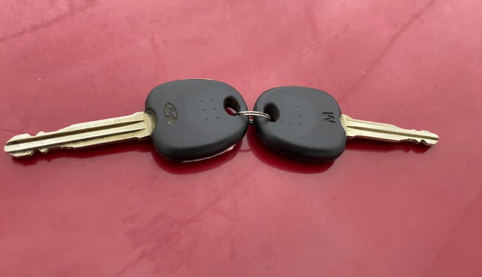 2017 Hyundai Eon ERA +, CNG, Manual, 49,982 km, Key Close Up