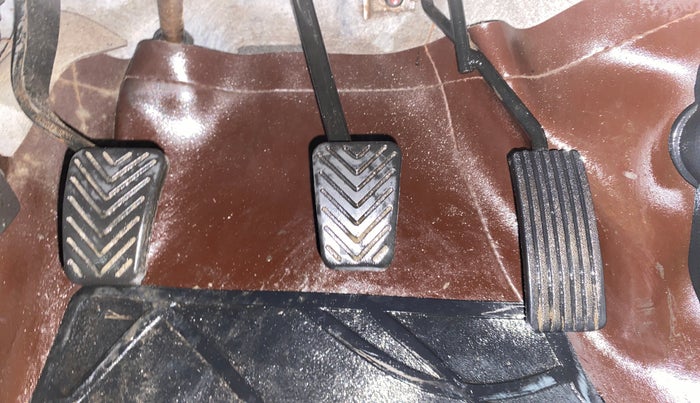 2017 Hyundai Eon ERA +, CNG, Manual, 49,982 km, Pedals