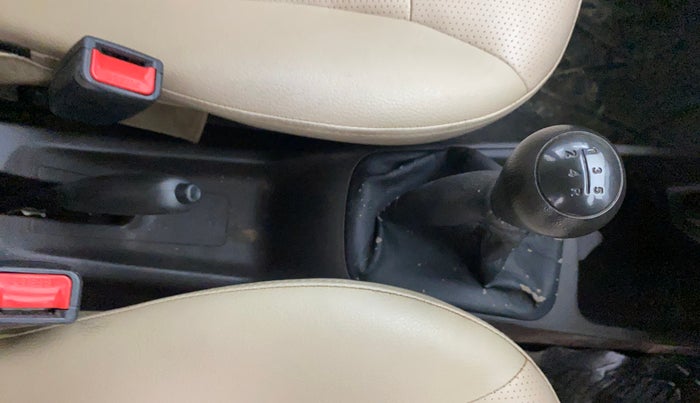 2017 Hyundai Eon ERA +, CNG, Manual, 49,982 km, Gear Lever