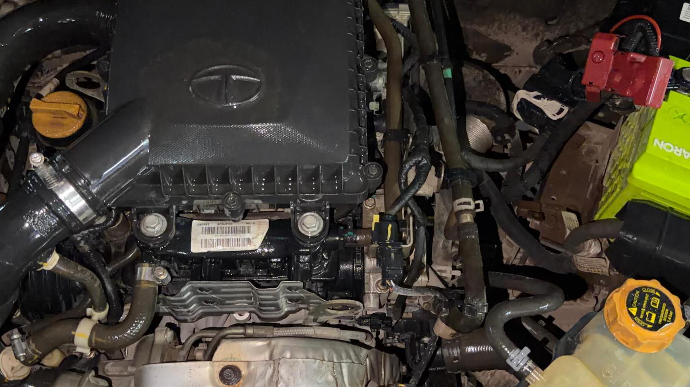2020 Tata NEXON XE PETROL, Petrol, Manual, 1,47,594 km, Engine View