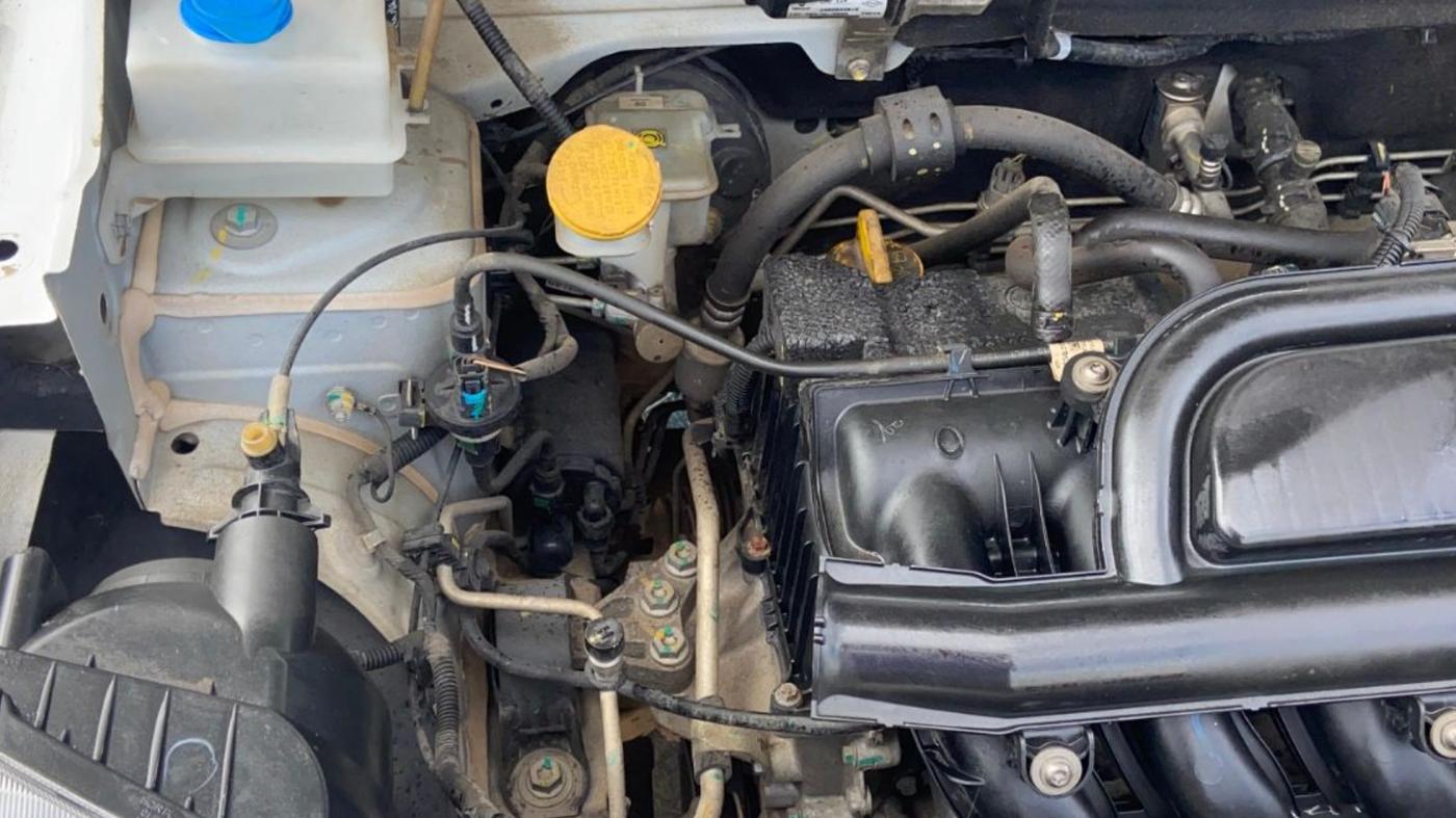 2019 Renault Kwid RXT 1.0 AMT (O), Petrol, Automatic, 33,868 km, Engine View - Right