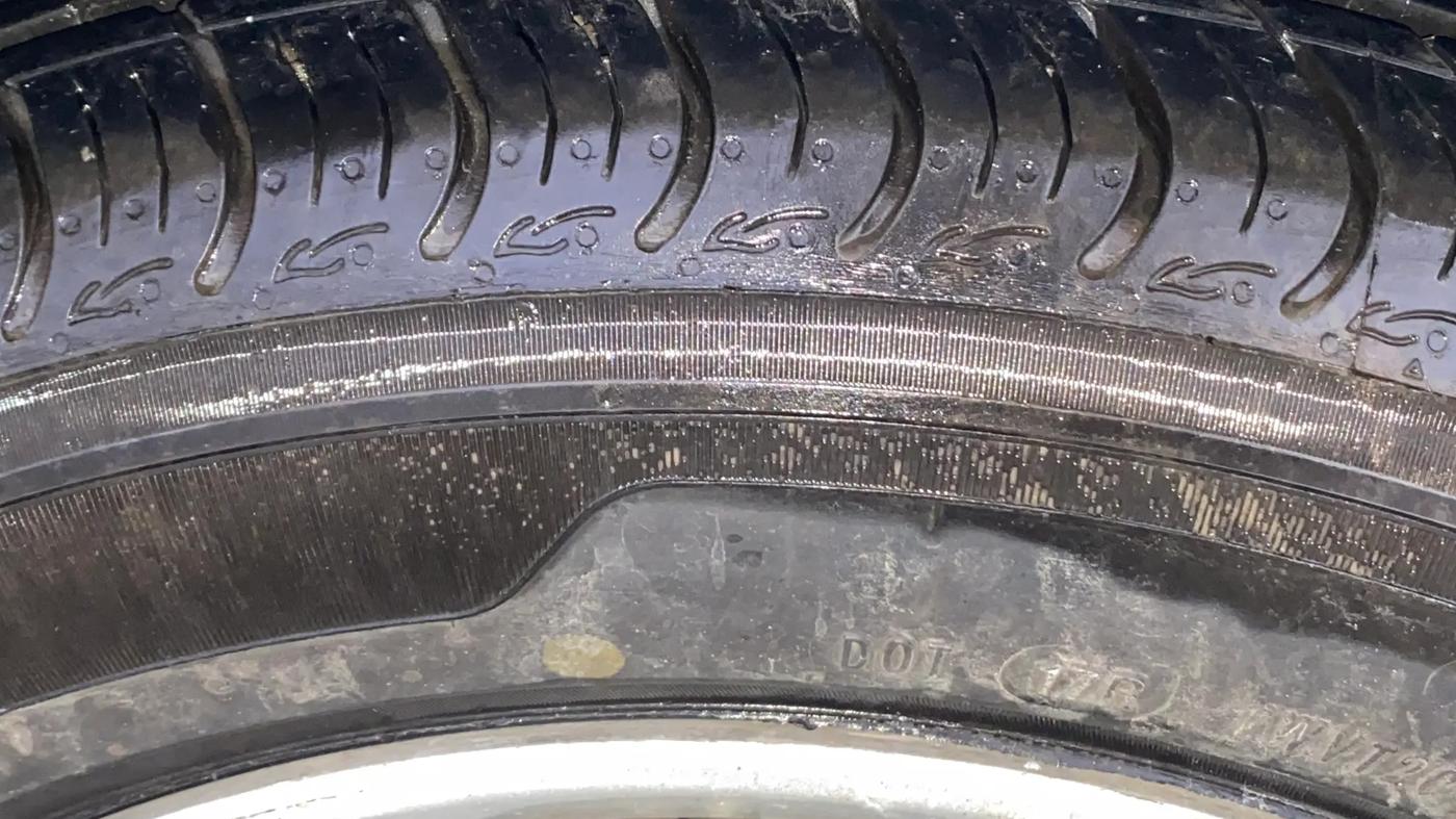 2016 Nissan Micra XV CVT, Petrol, Automatic, 1,06,211 km, Left Rear Tyre Tread