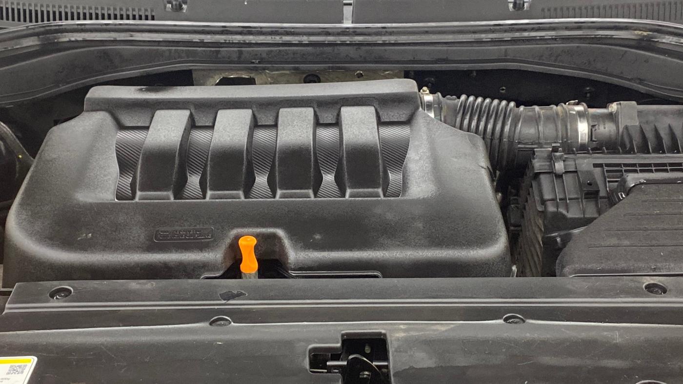 2023 Mahindra XUV700 AX 5 P AT 5 STR, Petrol, Automatic, 37,922 km, Engine View