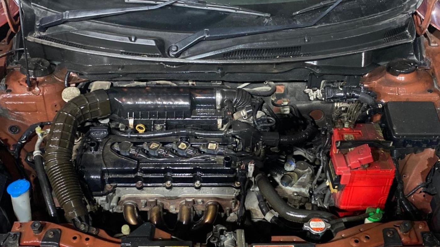 2017 Maruti Dzire LXI, Petrol, Manual, 23,567 km, Engine View