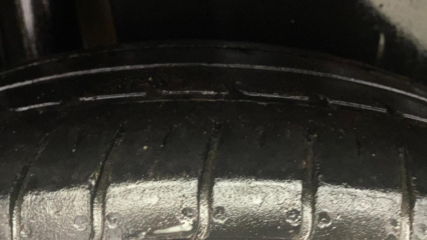 2015 Maruti Ciaz ZXI AT, Petrol, Automatic, 1,26,751 km, Right Rear Tyre Tread