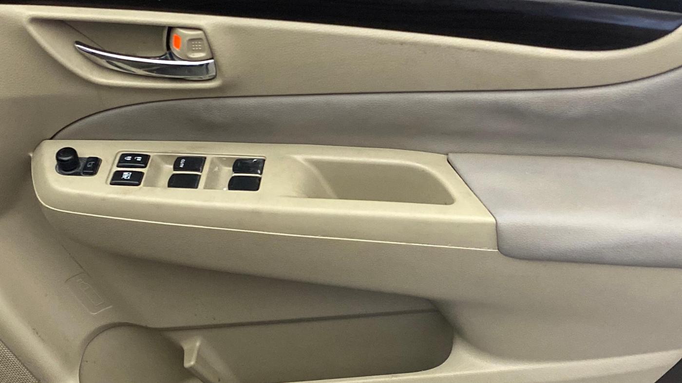 2015 Maruti Ciaz ZXI AT, Petrol, Automatic, 1,26,751 km, Driver Side Door Panels Control