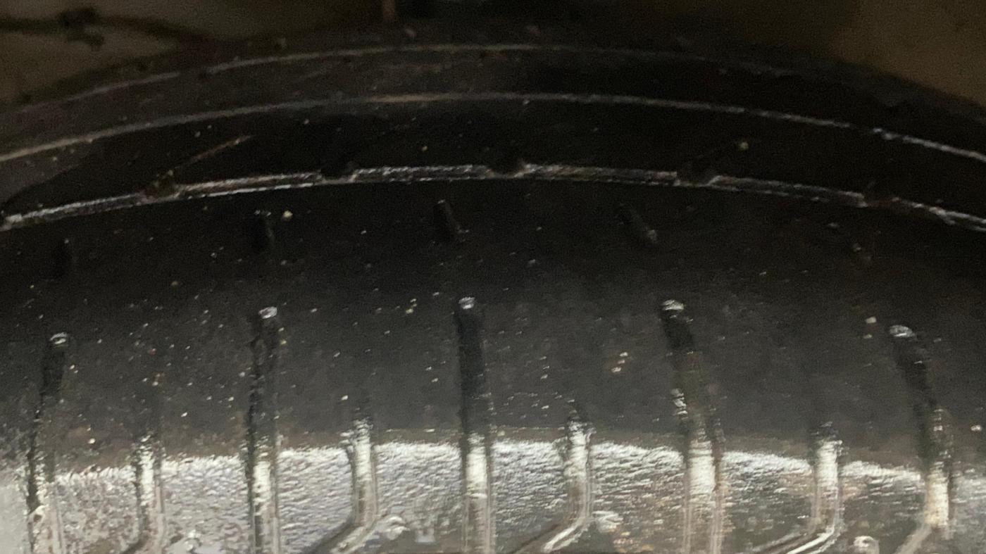 2015 Maruti Ciaz ZXI AT, Petrol, Automatic, 1,26,751 km, Left Front Tyre Tread