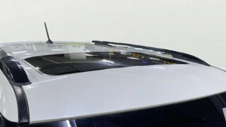 2021 Mahindra XUV300 W8 (O) 1.2 PETROL, Petrol, Manual, 44,993 km, Moonroof/ Sunroof
