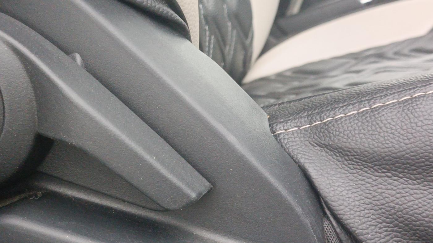 2021 Tata ALTROZ XM PLUS PETROL, Petrol, Manual, 22,278 km, Driver Side Adjustment Panel