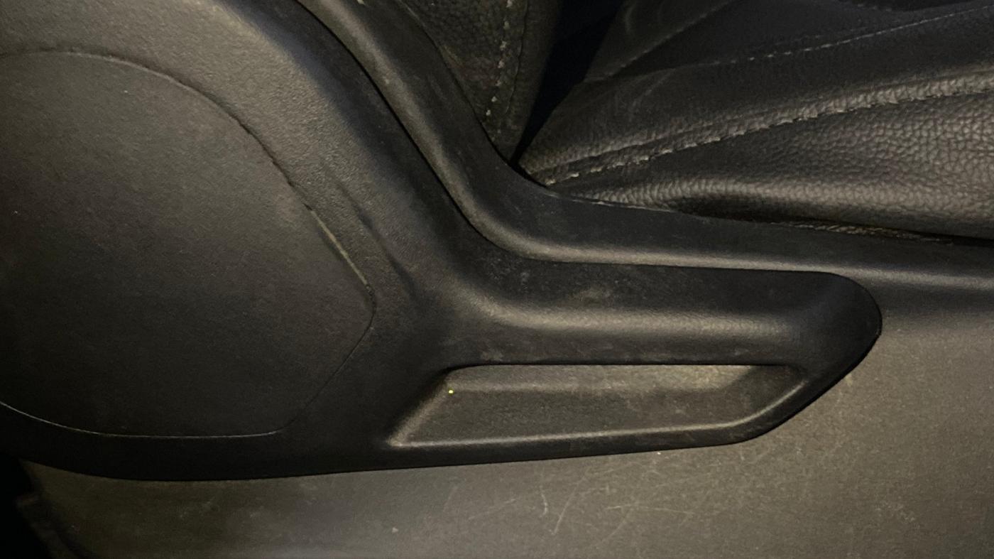 2023 Tata NEXON XM PLUS SUNROOF PETROL, Petrol, Manual, 63,488 km, Driver Side Adjustment Panel