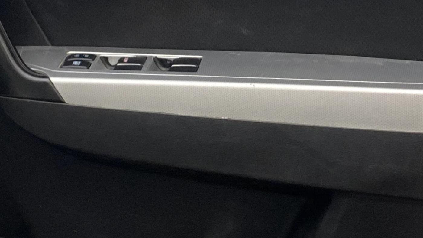 2022 Maruti Vitara Brezza VXI, Petrol, Manual, 54,374 km, Driver Side Door Panels Control