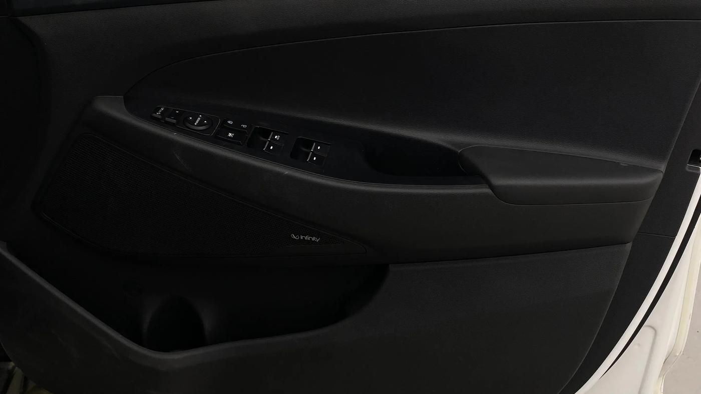 2022 Hyundai Tucson GL (O) 2WD AT PETROL, Petrol, Automatic, 91,248 km, Driver Side Door Panels Control