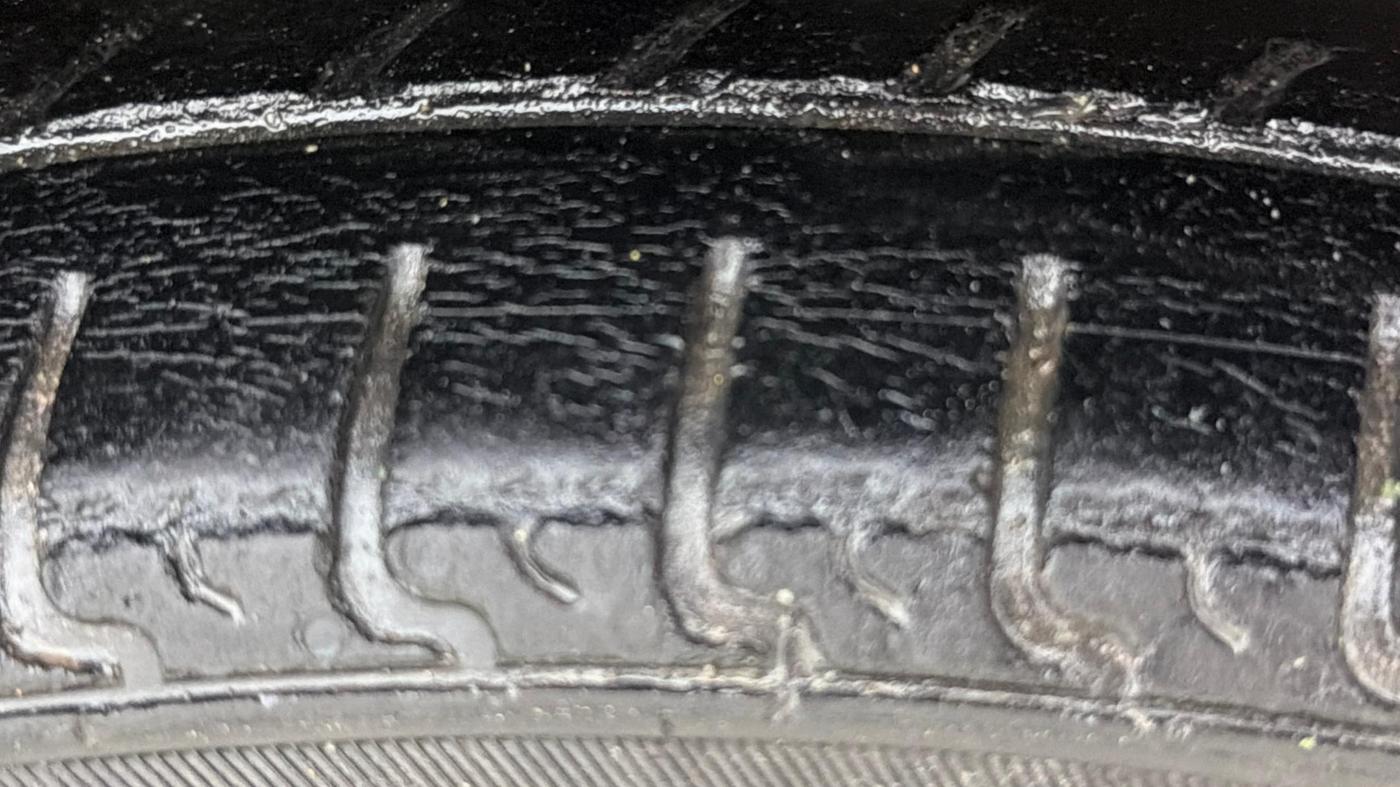 2017 Renault Kwid RXL, Petrol, Manual, 95,469 km, Left Rear Tyre Tread