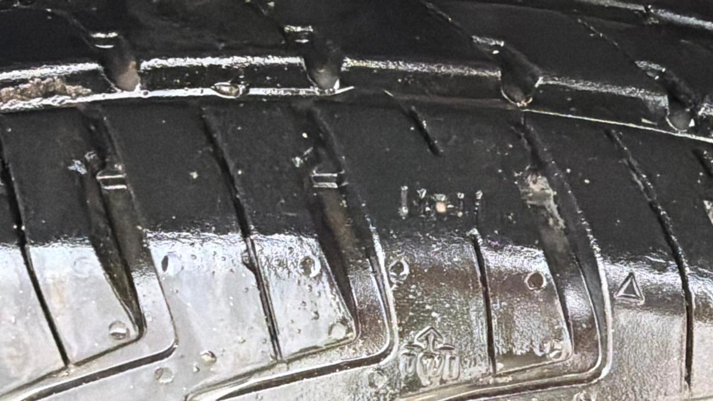 2017 Renault Kwid RXL, Petrol, Manual, 95,469 km, Right Front Tyre Tread