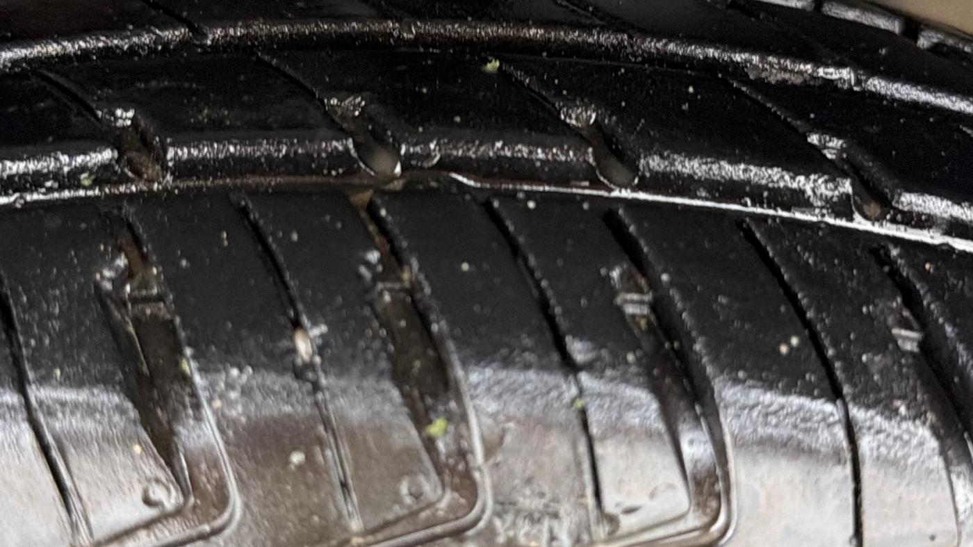 2017 Renault Kwid RXL, Petrol, Manual, 95,469 km, Left Front Tyre Tread
