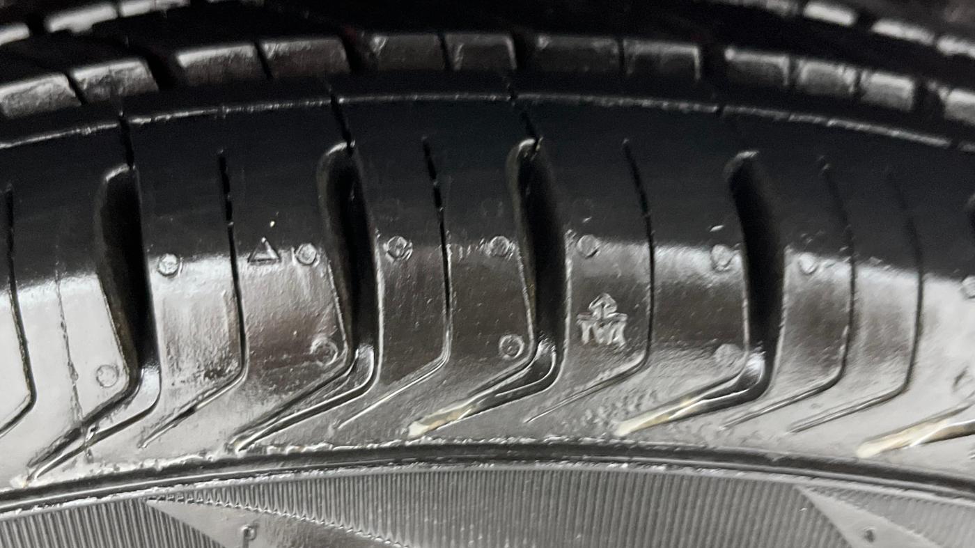 2013 Hyundai i10 MAGNA 1.2, Petrol, Manual, 24,278 km, Left Rear Tyre Tread