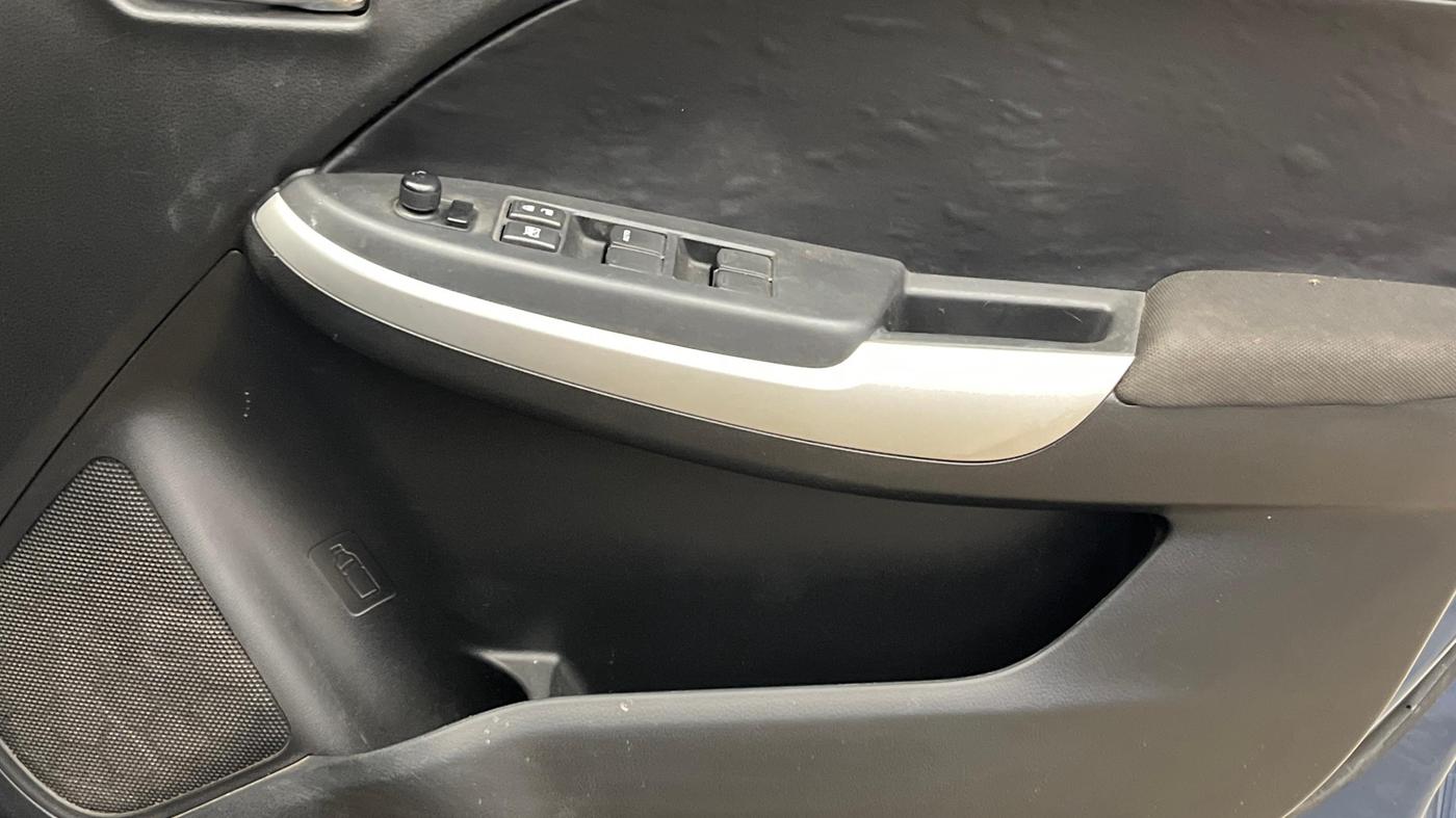 2017 Maruti Baleno DELTA PETROL 1.2, Petrol, Manual, 83,208 km, Driver Side Door Panels Control