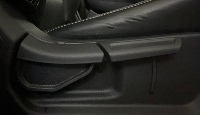 2021 Hyundai VENUE S+ 1.2, Petrol, Manual, 45,320 km, Driver Side Adjustment Panel