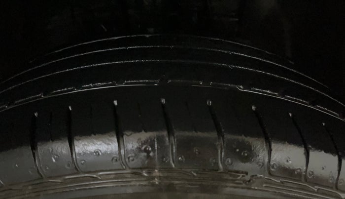 2021 Hyundai VENUE S+ 1.2, Petrol, Manual, 45,320 km, Right Front Tyre Tread