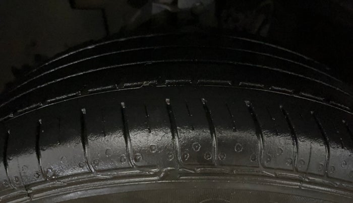 2021 Hyundai VENUE S+ 1.2, Petrol, Manual, 45,320 km, Left Front Tyre Tread