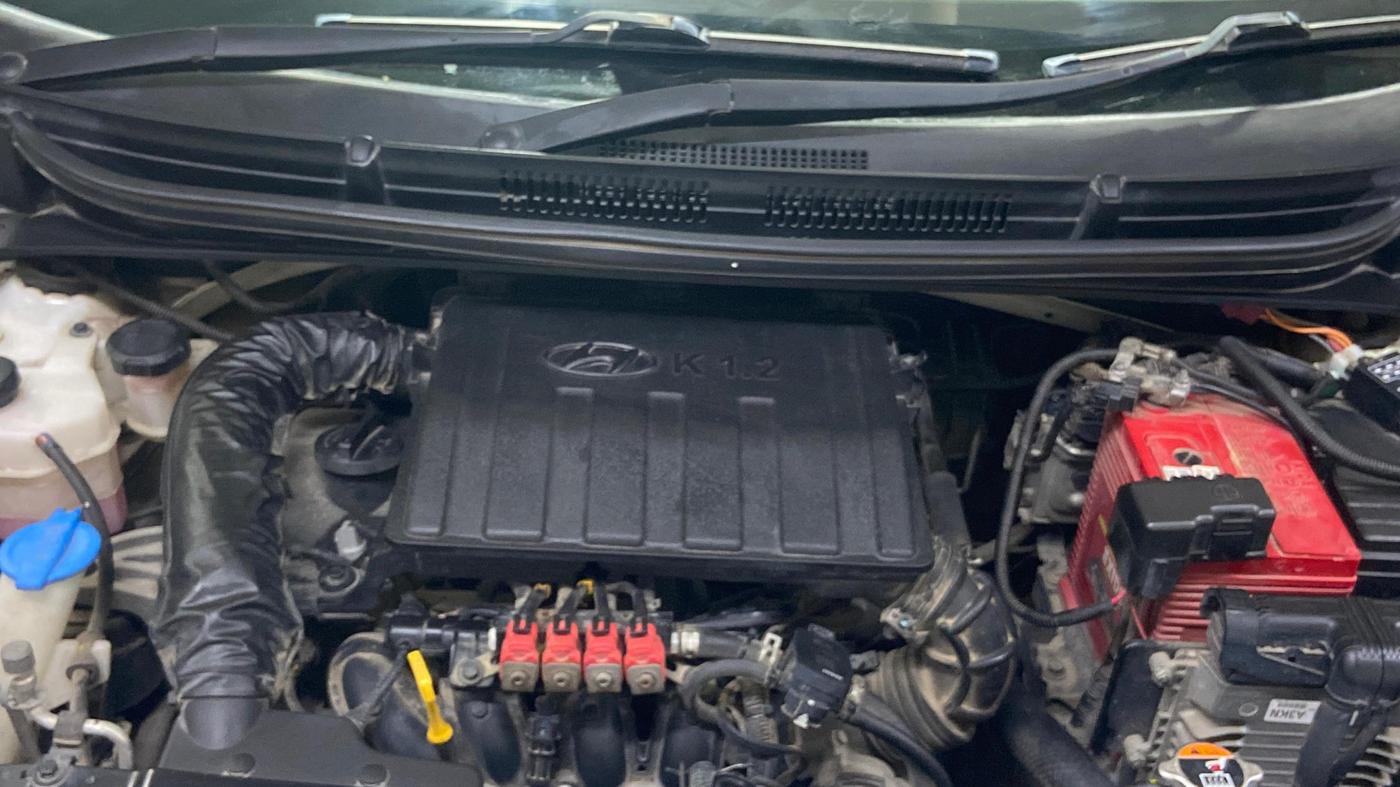 2021 Hyundai GRAND I10 NIOS MAGNA AMT 1.2 KAPPA VTVT, CNG, Automatic, 84,702 km, Engine View
