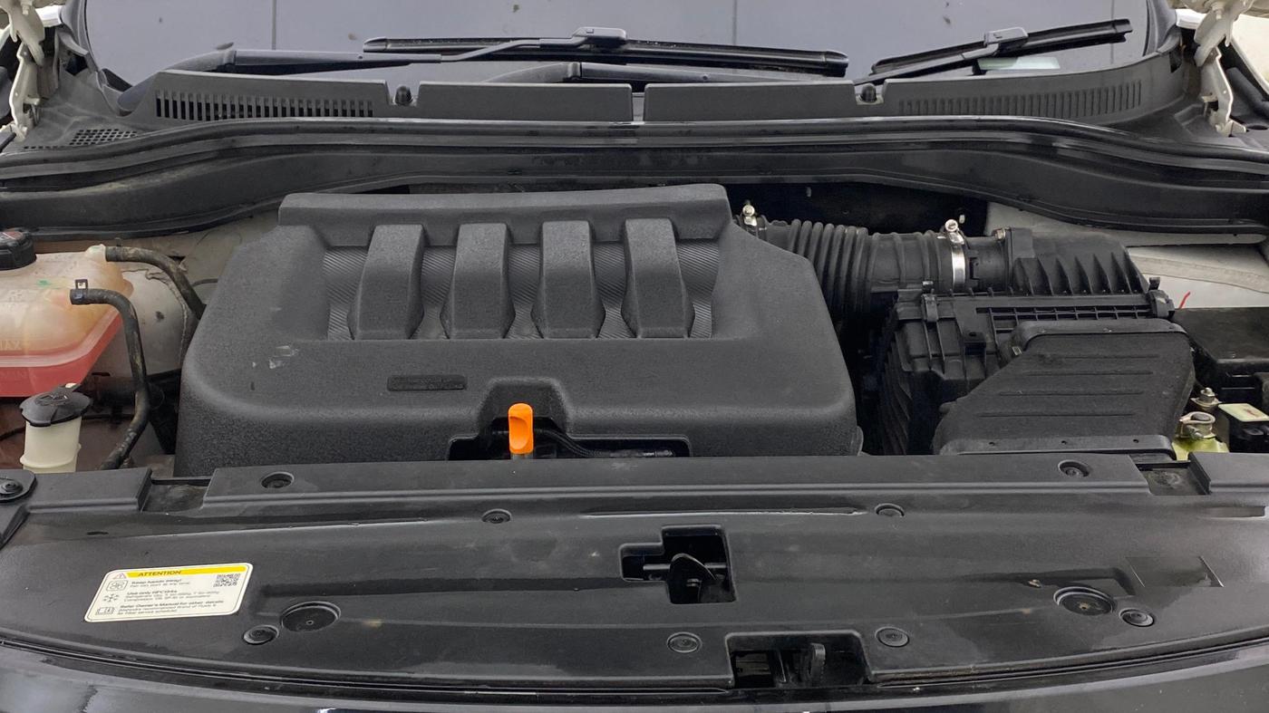 2023 Mahindra XUV700 AX 7 LUXURY P AT 7 STR, Petrol, Automatic, 63,989 km, Engine View