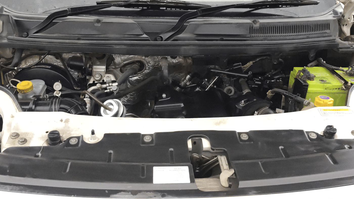 2016 Mahindra TUV300 T8, Diesel, Manual, 1,12,896 km, Engine View