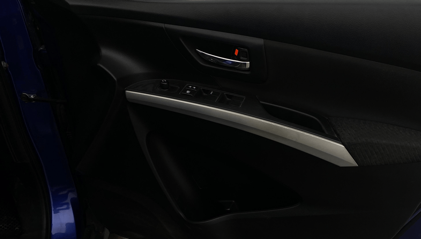 2015 Maruti S Cross DELTA 1.3, Diesel, Manual, 80,877 km, Driver Side Door Panels Control