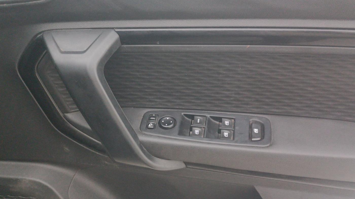2022 Renault Kiger RXZ AMT, Petrol, Automatic, 89,107 km, Driver Side Door Panels Control