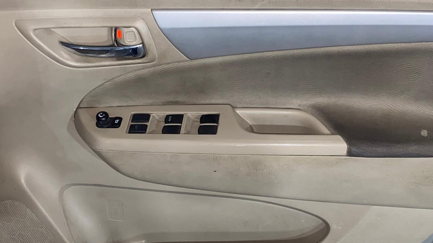 2016 Maruti Ertiga VXI, Petrol, Manual, 86,198 km, Driver Side Door Panels Control