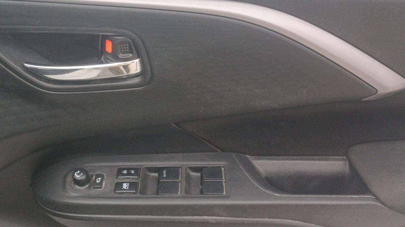 2024 Maruti Swift ZXi Plus, Petrol, Manual, 94,539 km, Driver Side Door Panels Control