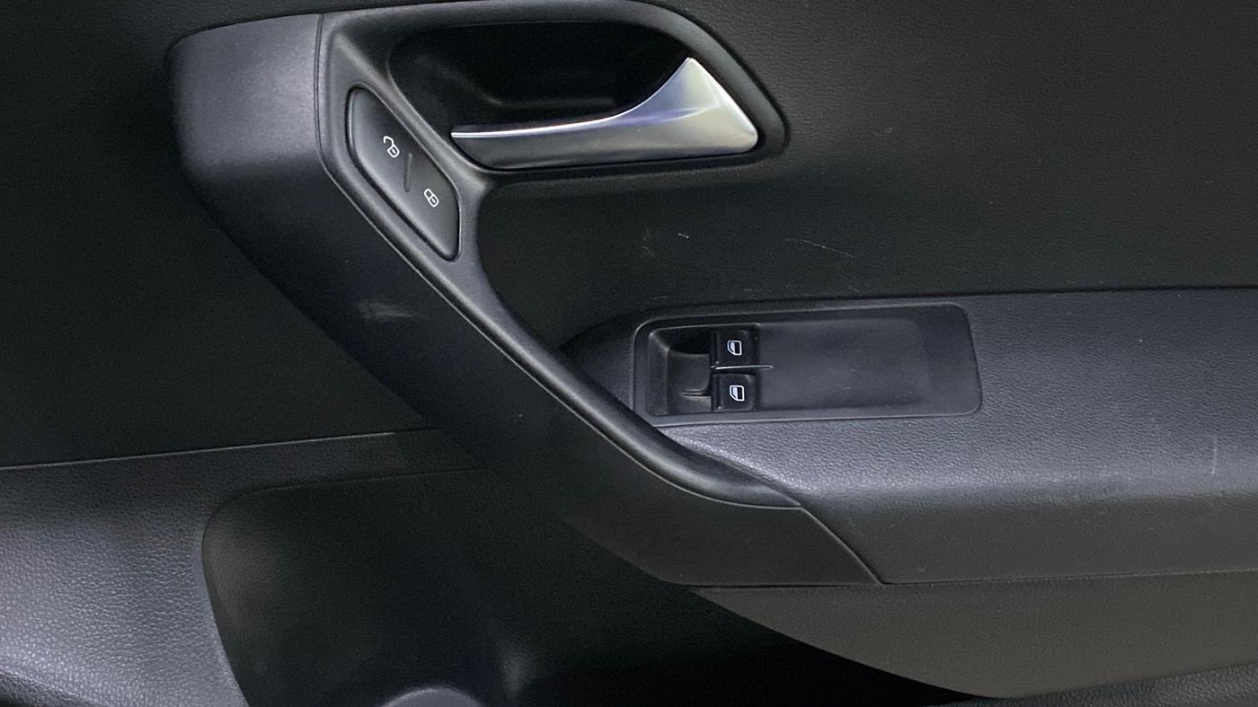 2021 Volkswagen Polo TRENDLINE 1.0L, Petrol, Manual, 26,292 km, Driver Side Door Panels Control