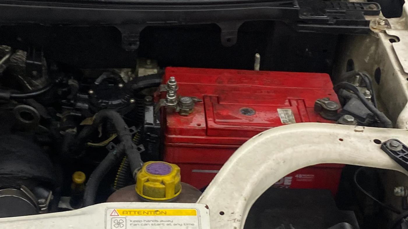 2017 Mahindra TUV300 T8, Diesel, Manual, 71,150 km, Engine View - Left