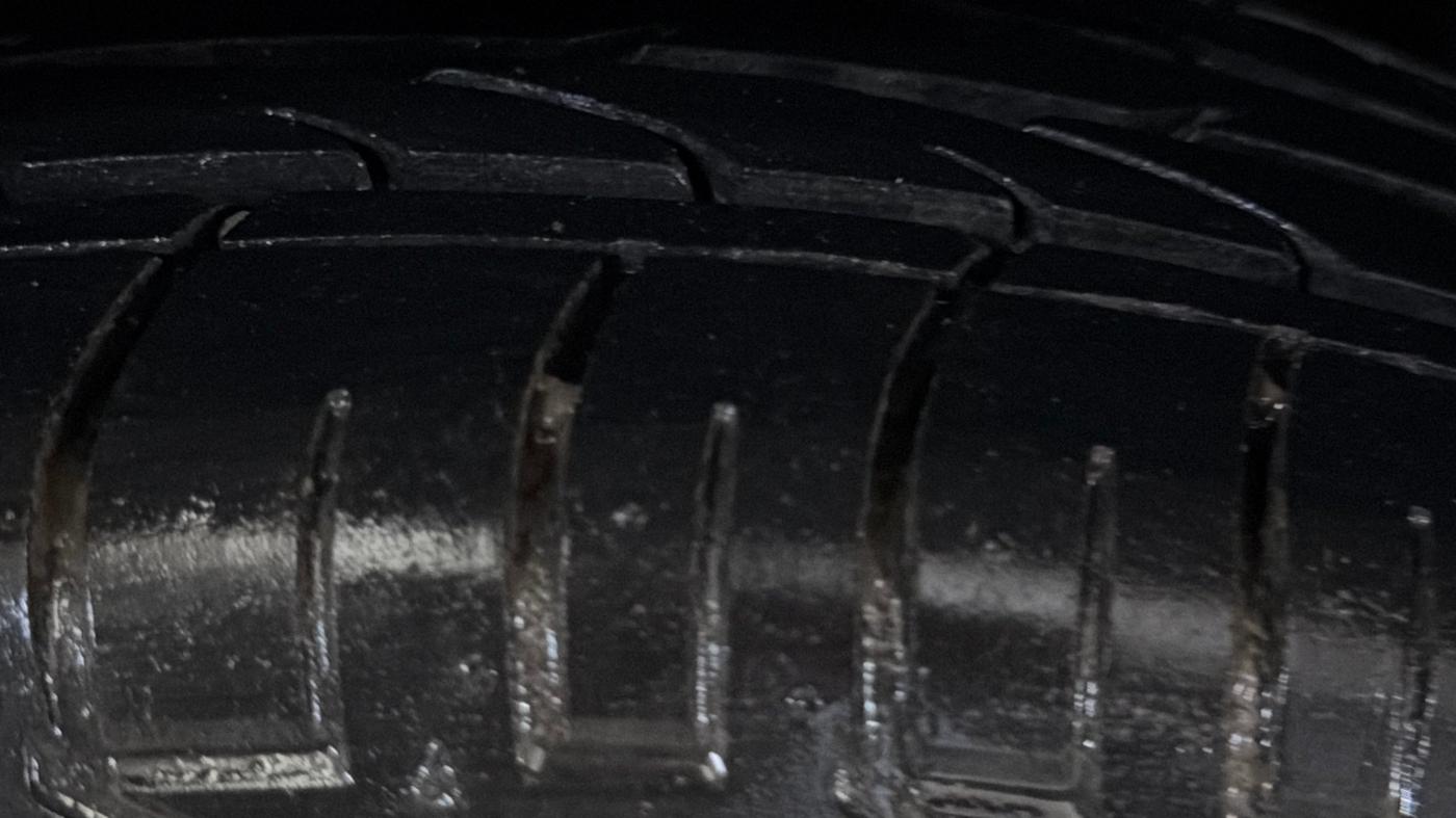 2023 Mahindra XUV300 W8 1.2 PETROL, Petrol, Manual, 29,060 km, Right Rear Tyre Tread