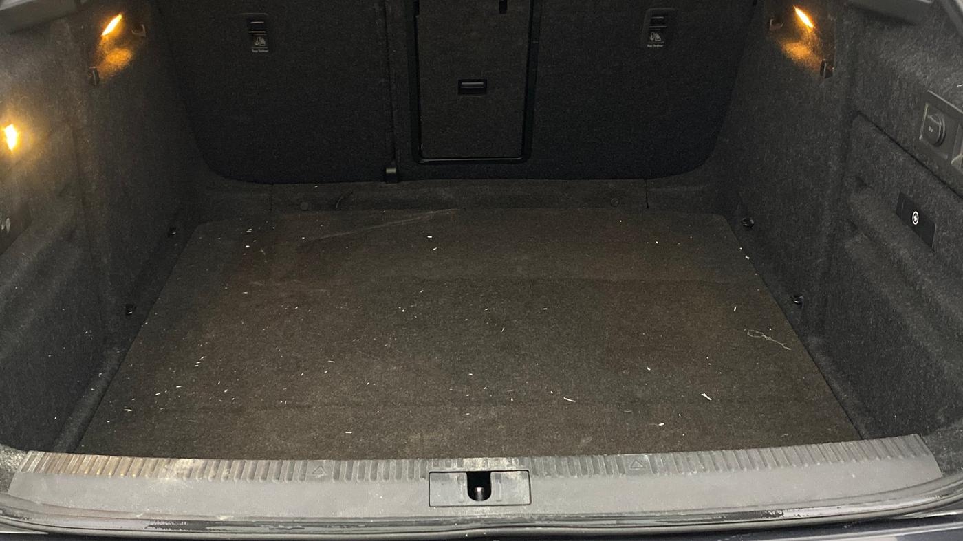 2018 Skoda Superb L&K 1.8 TSI AT, Petrol, Automatic, 67,518 km, Boot Inside