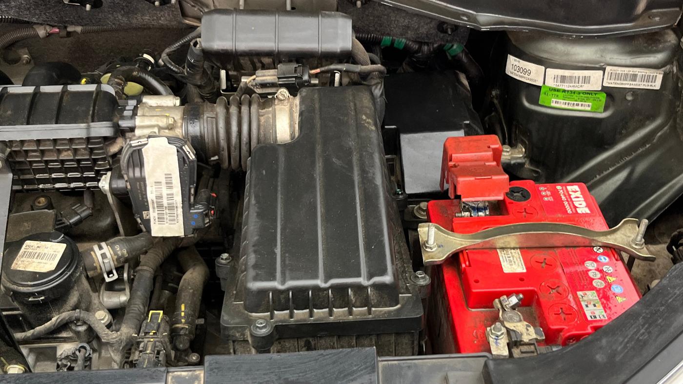 2023 Tata PUNCH  ACCOMPLISHED AMT CAMO EDITION, Petrol, Automatic, 32,159 km, Engine View - Left