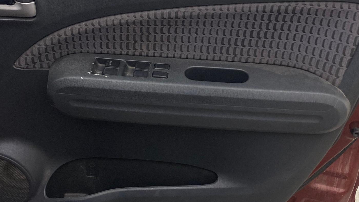 2015 Maruti Ritz VXI, Petrol, Manual, 1,00,554 km, Driver Side Door Panels Control