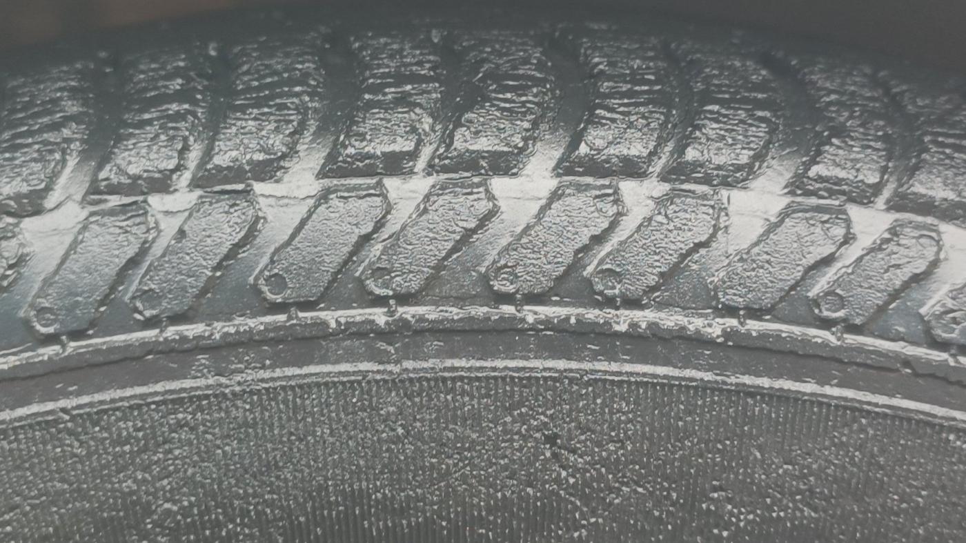 2015 Ford Ecosport TITANIUM 1.0L ECOBOOST (OPT), Diesel, Manual, 7,469 km, Right Front Tyre Tread