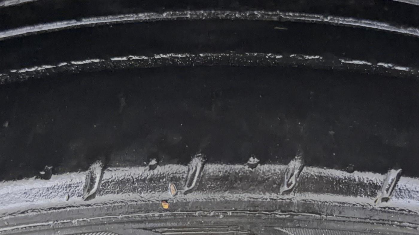 2022 Maruti Ertiga ZXI AT SHVS, Petrol, Automatic, 97,824 km, Right Front Tyre Tread