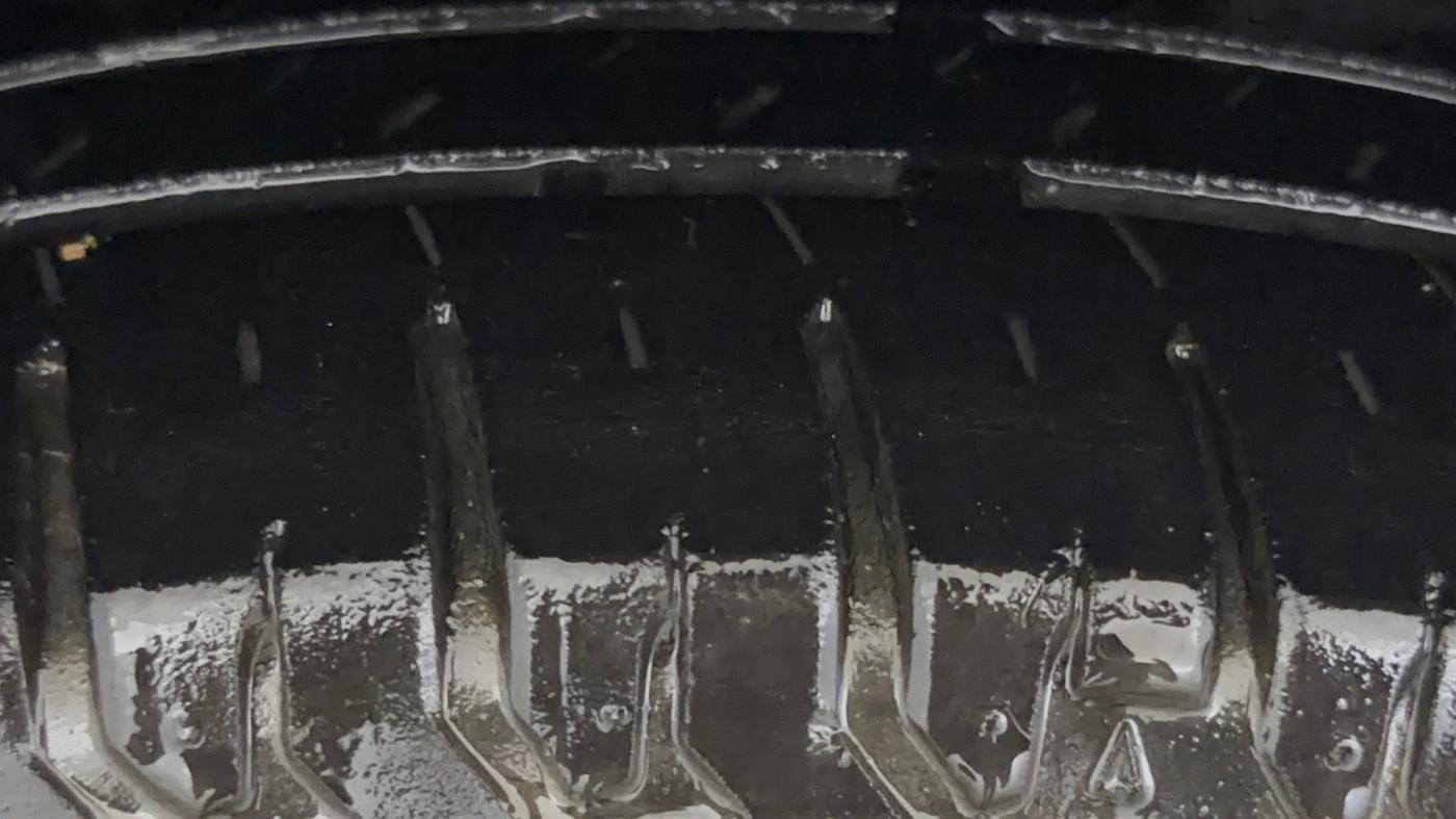 2022 Maruti Ertiga ZXI AT SHVS, Petrol, Automatic, 97,824 km, Right Rear Tyre Tread