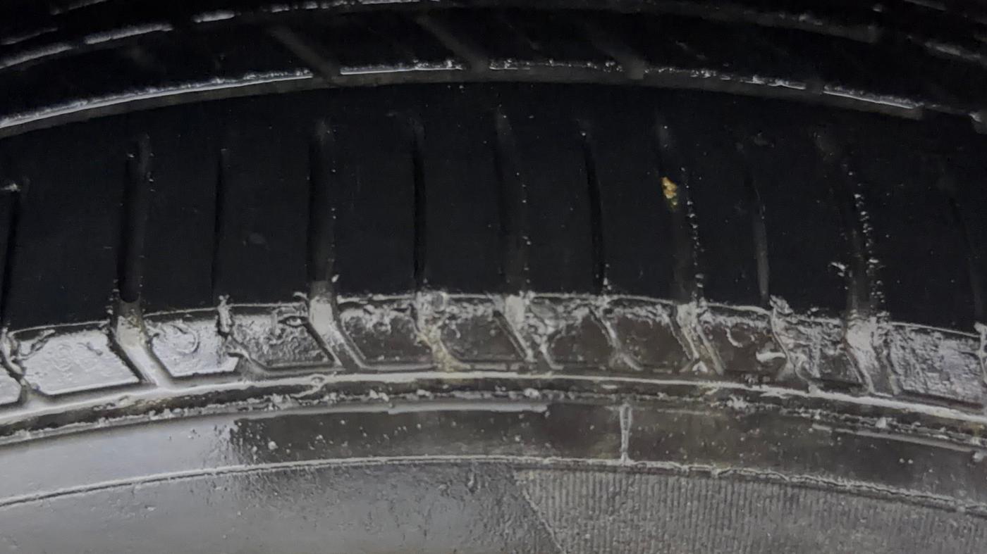 2021 Maruti Ertiga ZXI+ SHVS, Petrol, Manual, 45,083 km, Right Front Tyre Tread