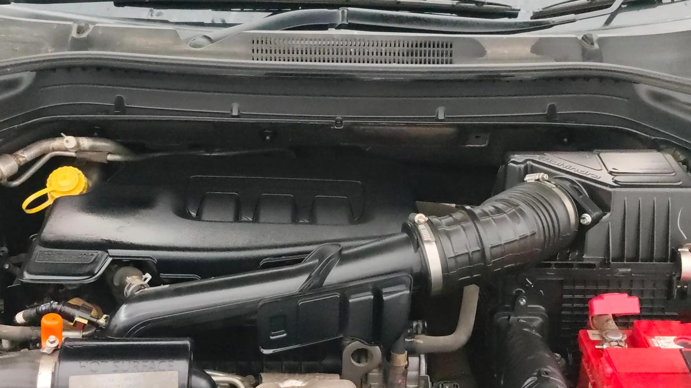 2021 Mahindra XUV300 W8 1.2 PETROL, Petrol, Manual, 53,989 km, Engine View