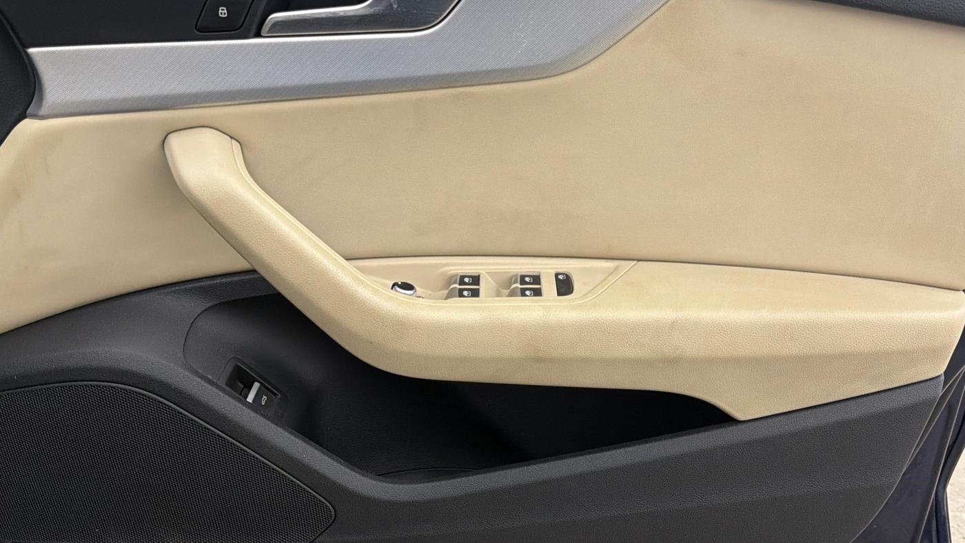2022 Audi A4 40 TFSI  PREMIUM PLUS, Petrol, Automatic, 42,960 km, Driver Side Door Panels Control