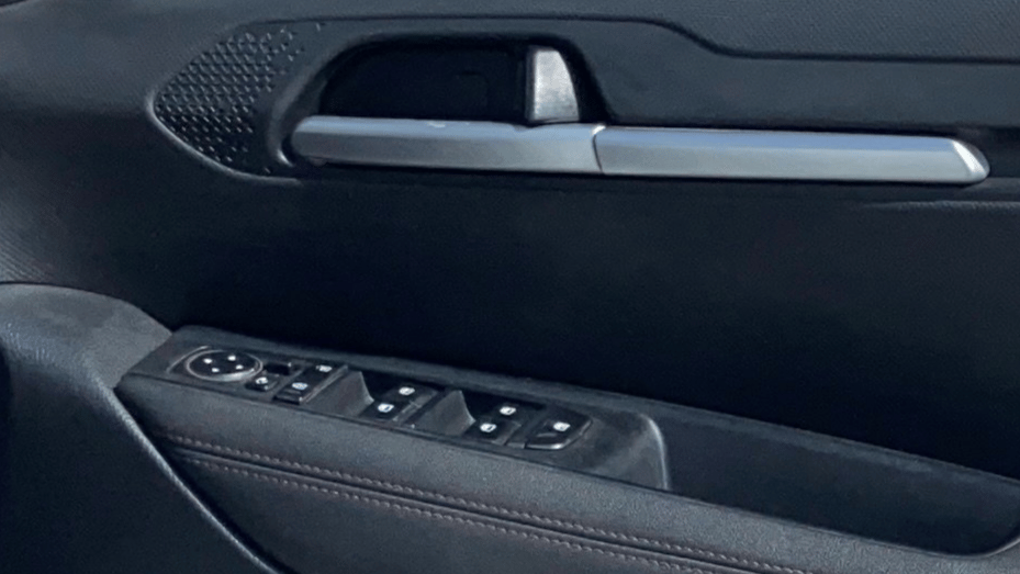 2022 KIA SONET GTX PLUS 1.5 AT, Diesel, Automatic, 35,256 km, Driver Side Door Panels Control