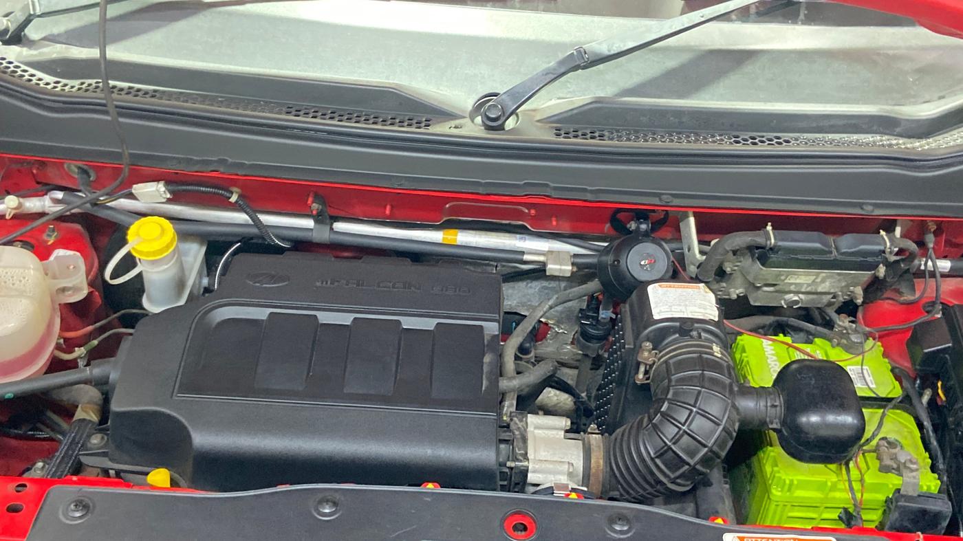 2020 Mahindra KUV 100 NXT K2+ P 6 STR, Petrol, Manual, 22,617 km, Engine View
