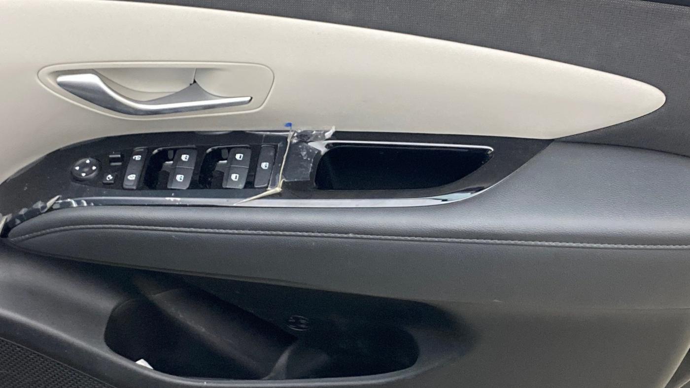 2023 Hyundai Tucson SIGNATURE 2.0 AT DIESEL, Diesel, Automatic, 17,686 km, Driver Side Door Panels Control