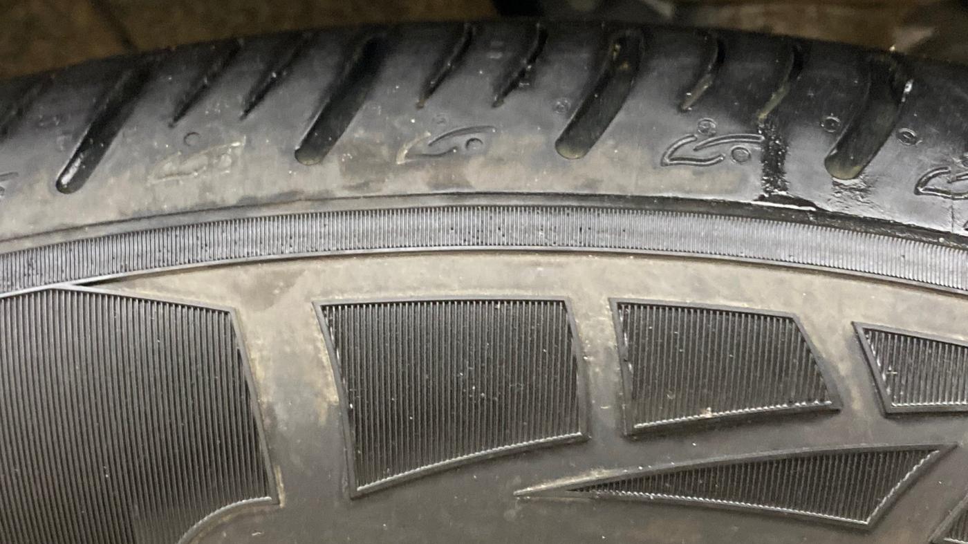 2023 Hyundai Tucson SIGNATURE 2.0 AT DIESEL, Diesel, Automatic, 17,686 km, Left Rear Tyre Tread