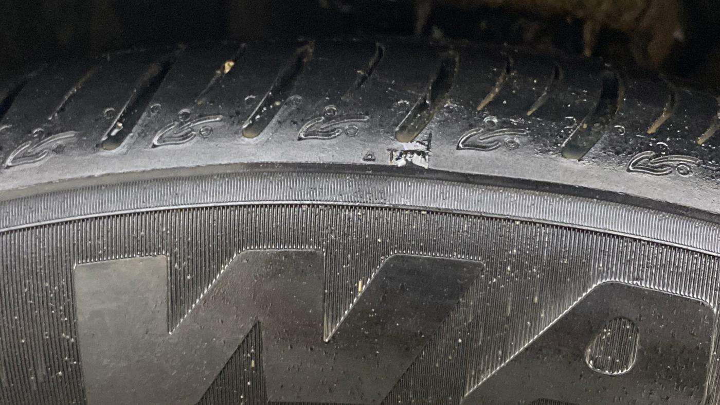 2023 Hyundai Tucson SIGNATURE 2.0 AT DIESEL, Diesel, Automatic, 17,686 km, Left Front Tyre Tread