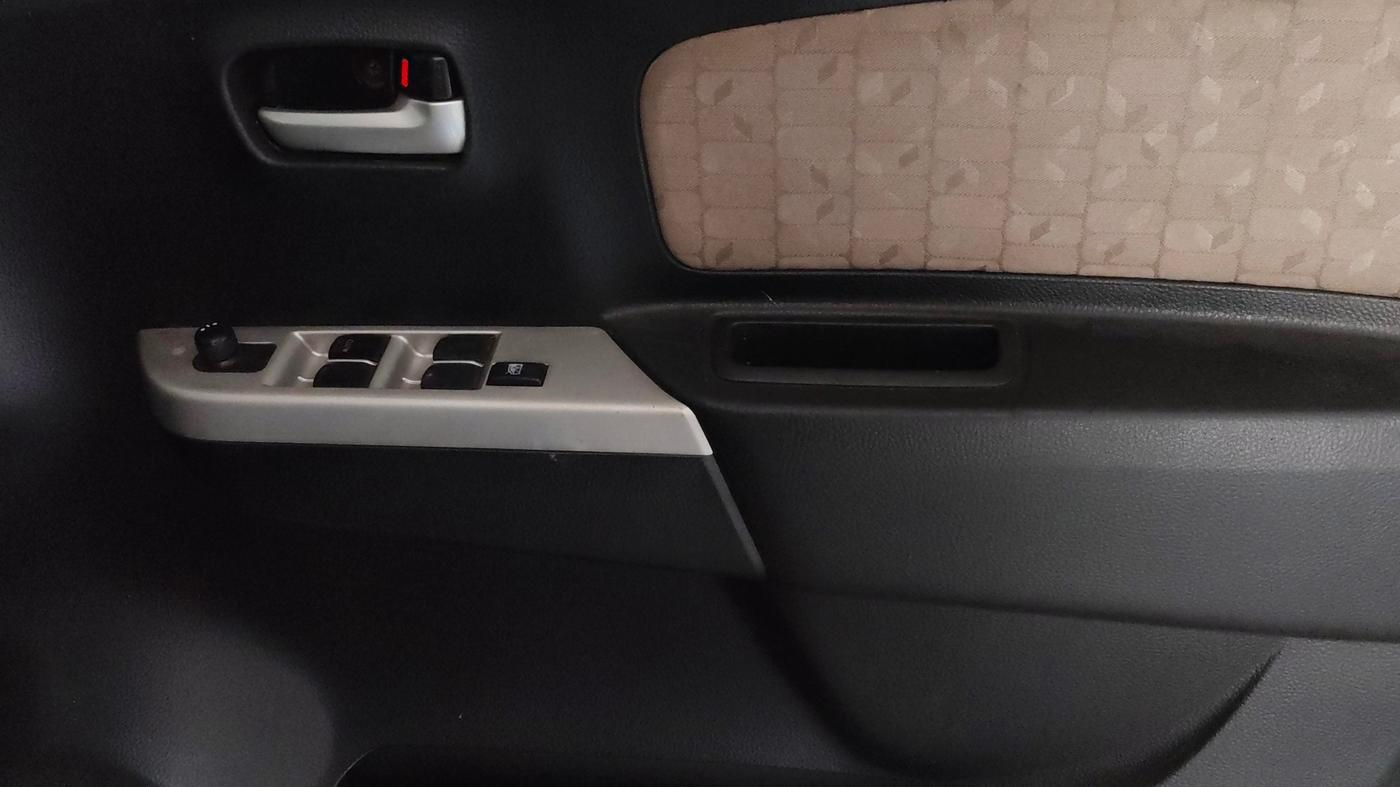 2016 Maruti Wagon R 1.0 VXI AMT, Petrol, Automatic, 96,800 km, Driver Side Door Panels Control