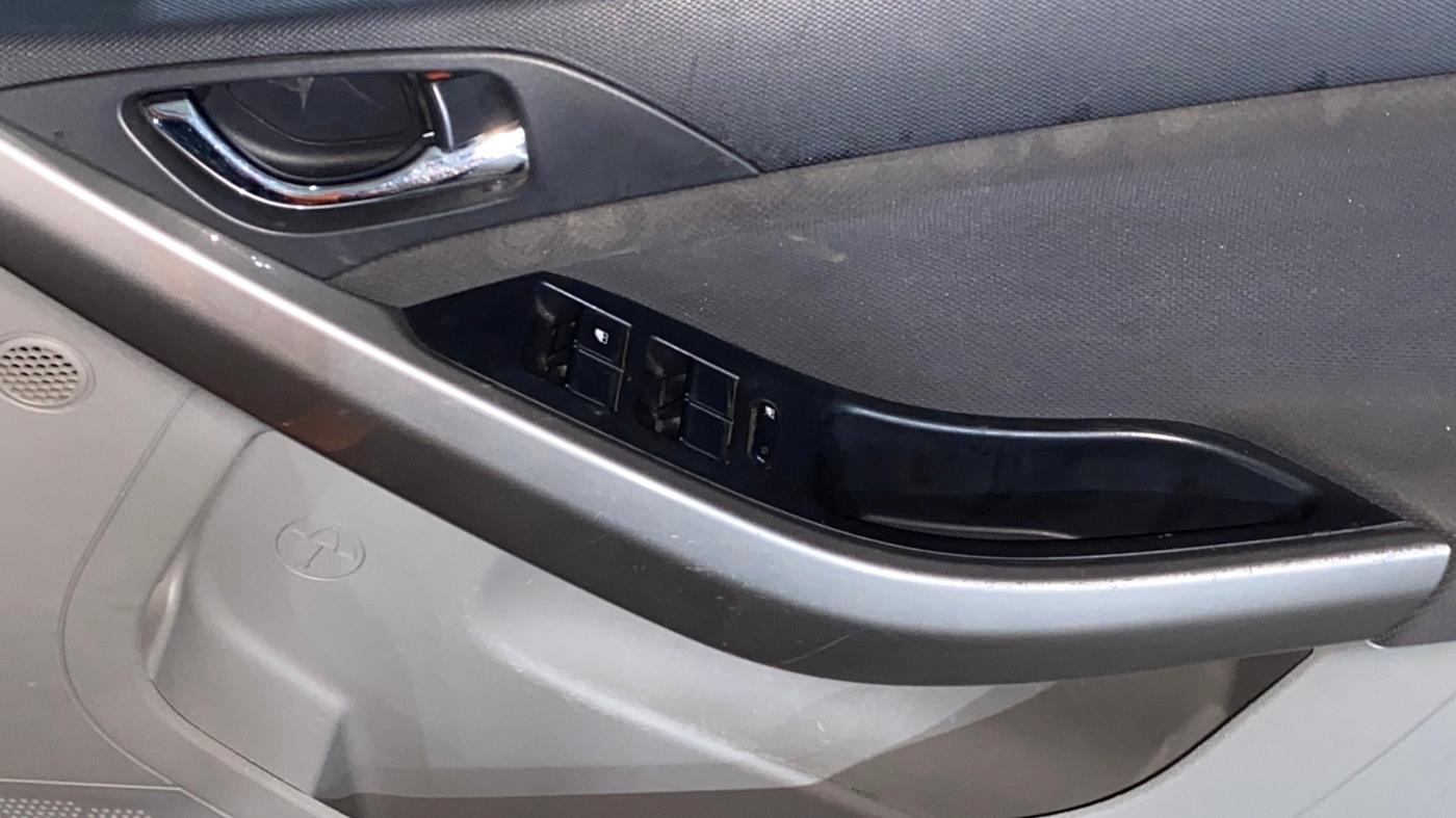 2019 Tata NEXON XZ PLUS PETROL DUAL TONE, Petrol, Manual, 60,351 km, Driver Side Door Panels Control